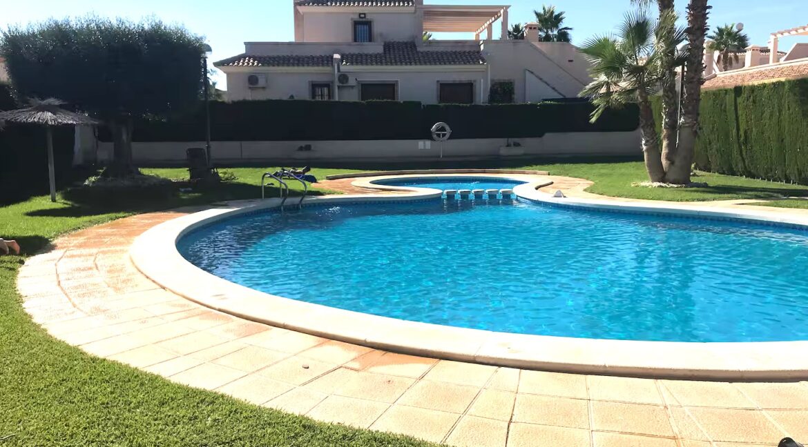 738a55c1-2c10-4da0-9e24-2b8764478109