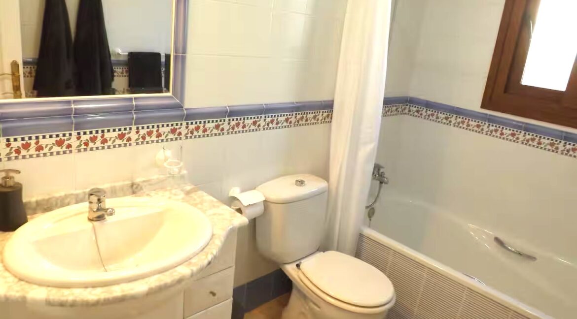 baf5c326-0e57-436a-a611-3657bf2c571a